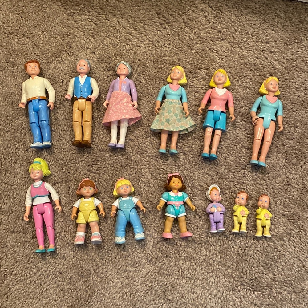 COPY - Fisher Price Dream Dollhouse figures